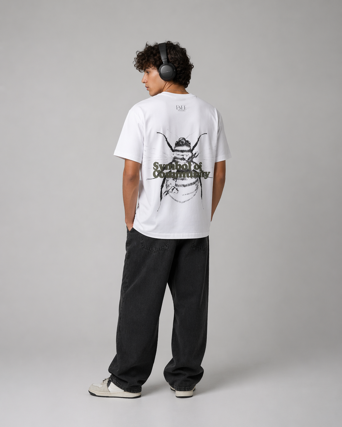 Symbol of Community T-Shirt - Unissexo